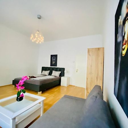Family Apartment Th8 8 Wien Exterior foto
