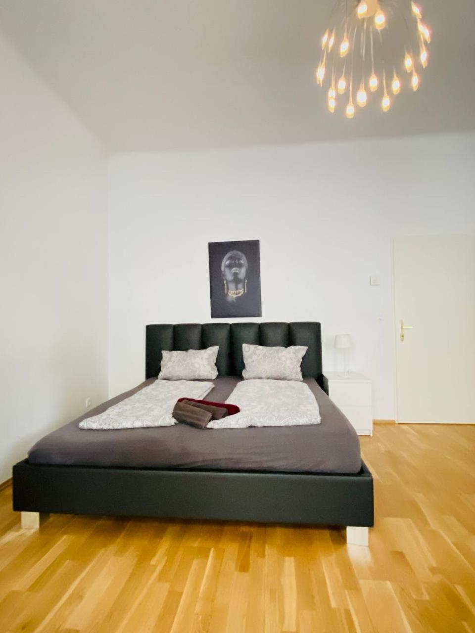 Family Apartment Th8 8 Wien Exterior foto