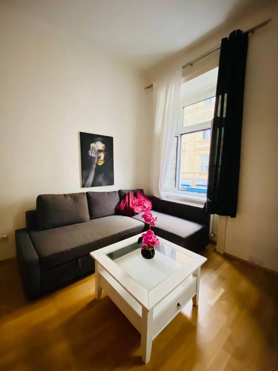 Family Apartment Th8 8 Wien Exterior foto