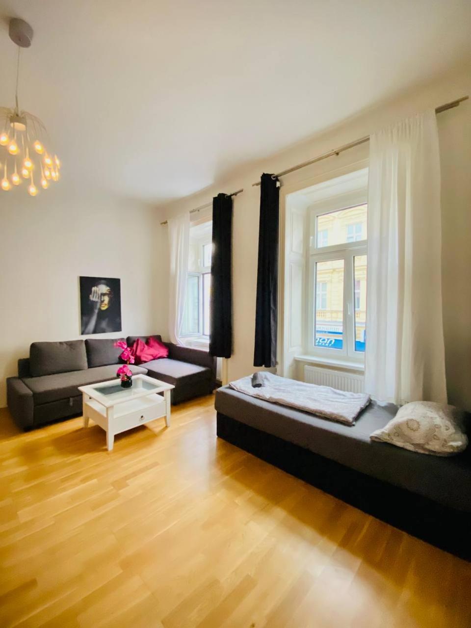 Family Apartment Th8 8 Wien Exterior foto