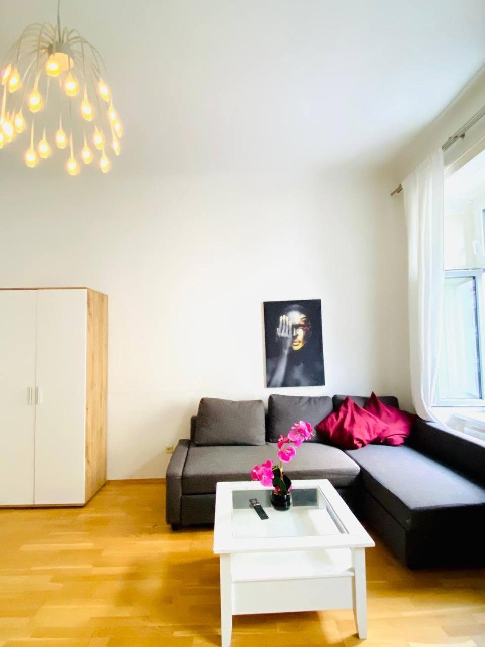 Family Apartment Th8 8 Wien Exterior foto
