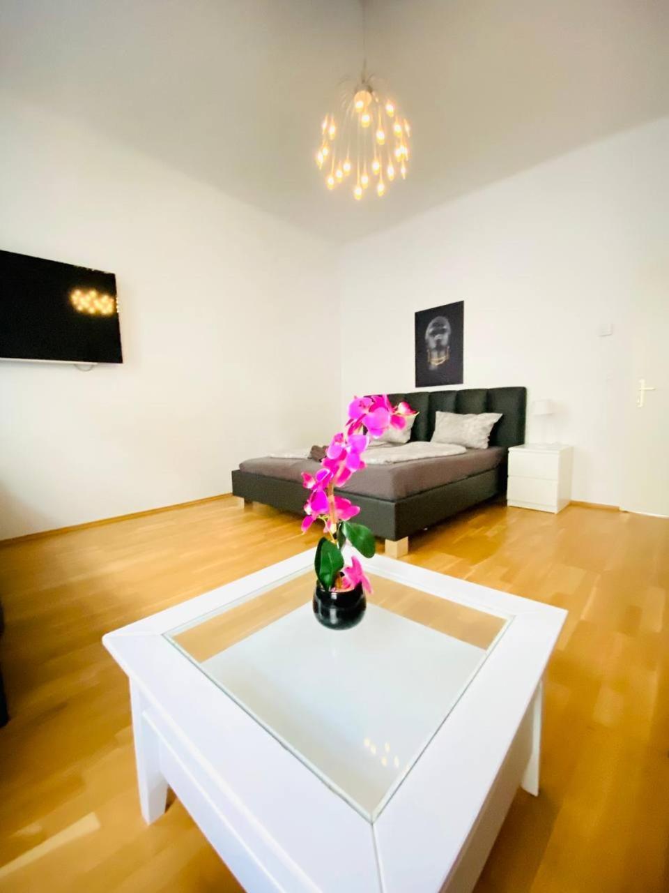 Family Apartment Th8 8 Wien Exterior foto